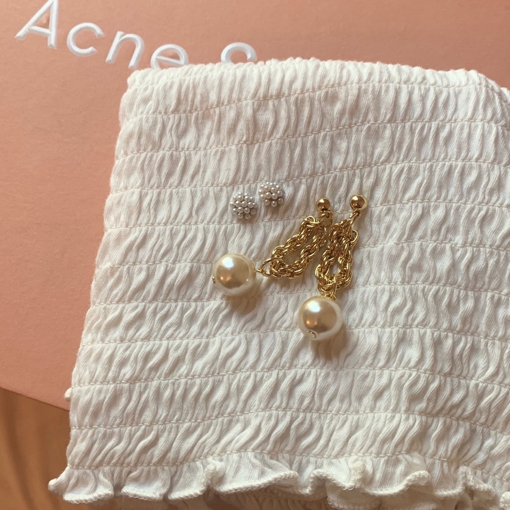 🛍3/30 Bundle of 2 Pearl Theme Earrings